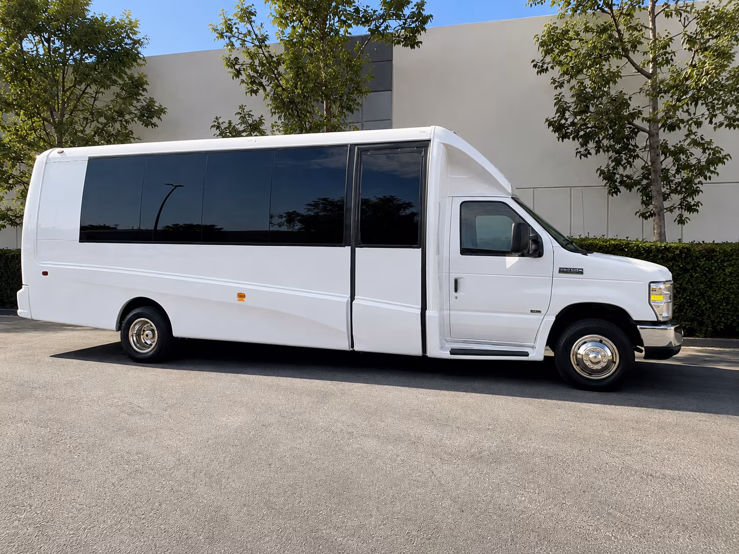 Lexington Airport Shuttle & Transportation party bus exterior