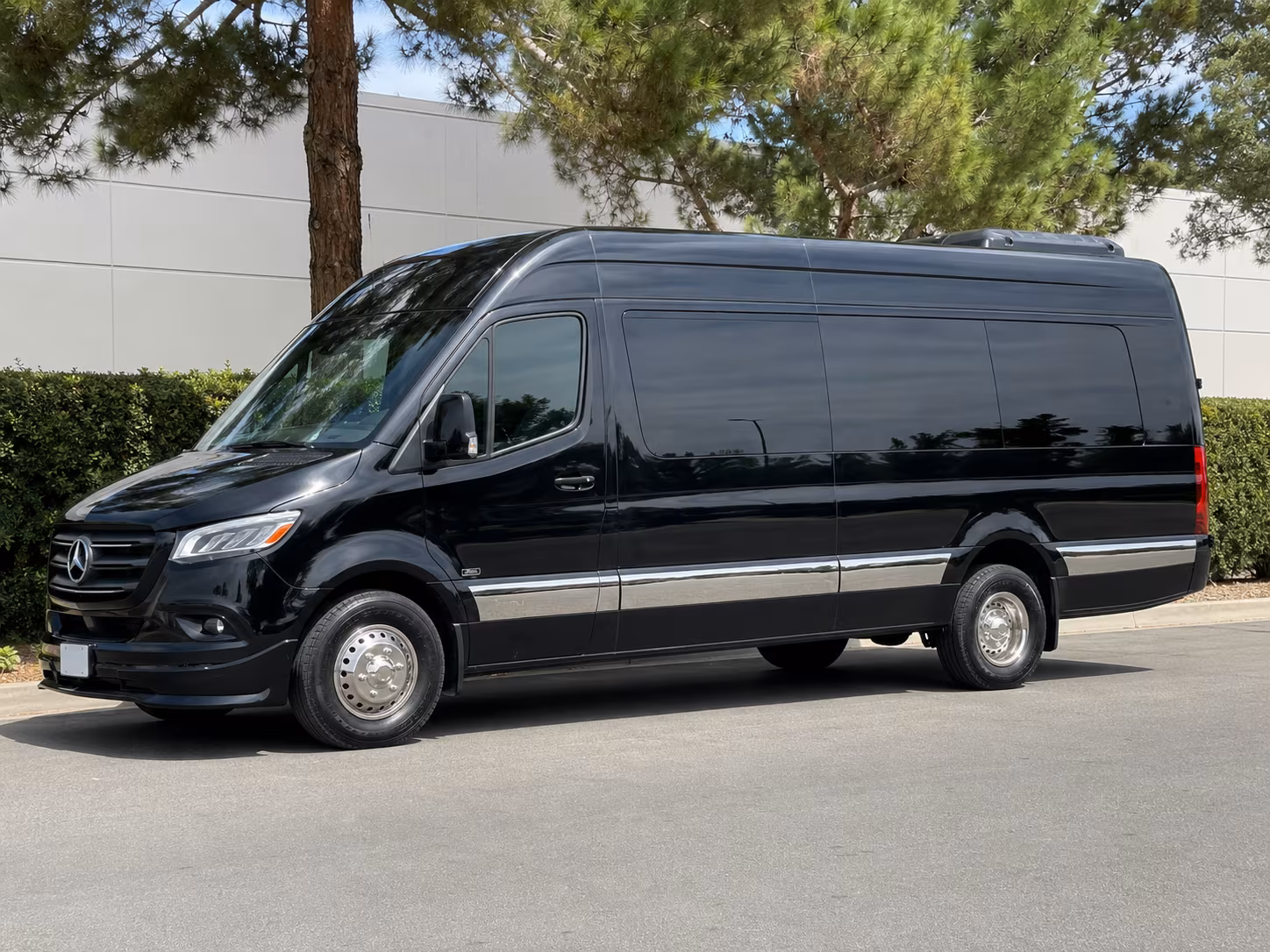 Lexington Airport Shuttle & Transportation party bus exterior