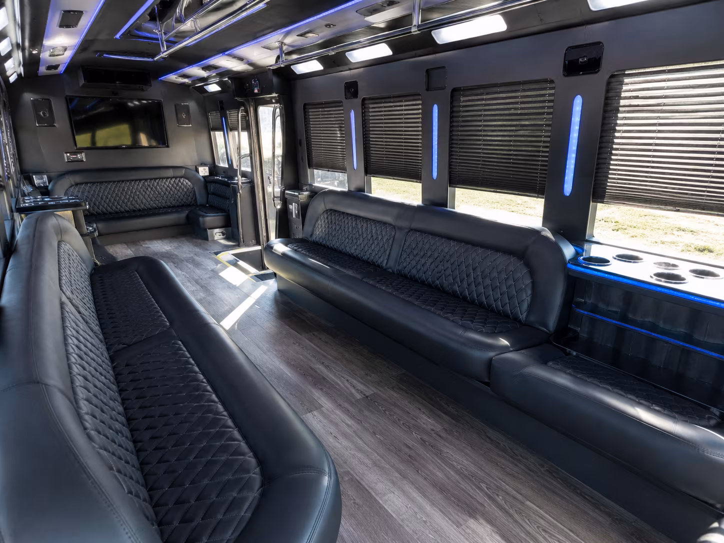 Lexington Winery Tour & Pub Crawl Transportation party bus exterior