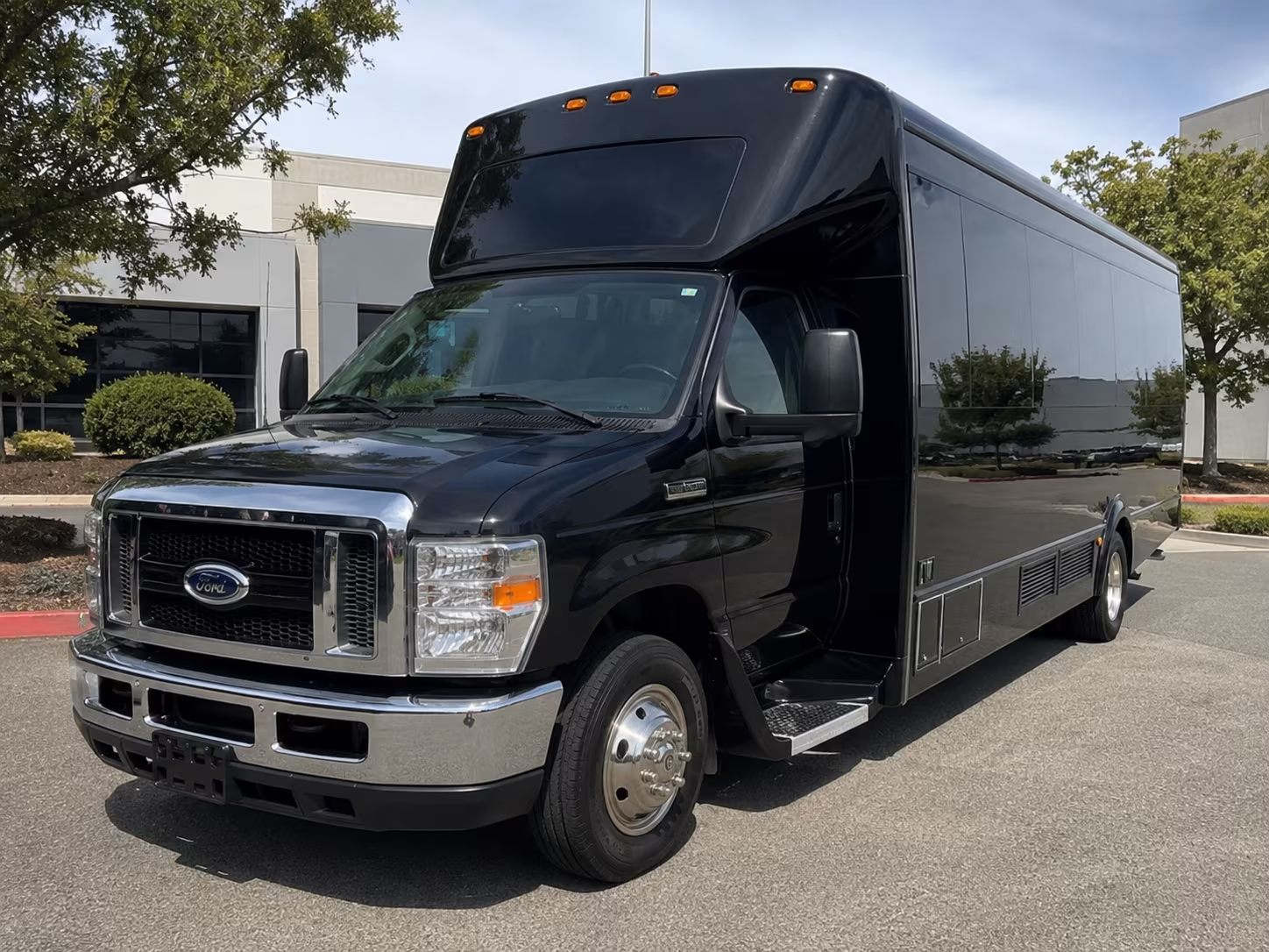 Lexington Winery Tour & Pub Crawl Transportation onboard seating