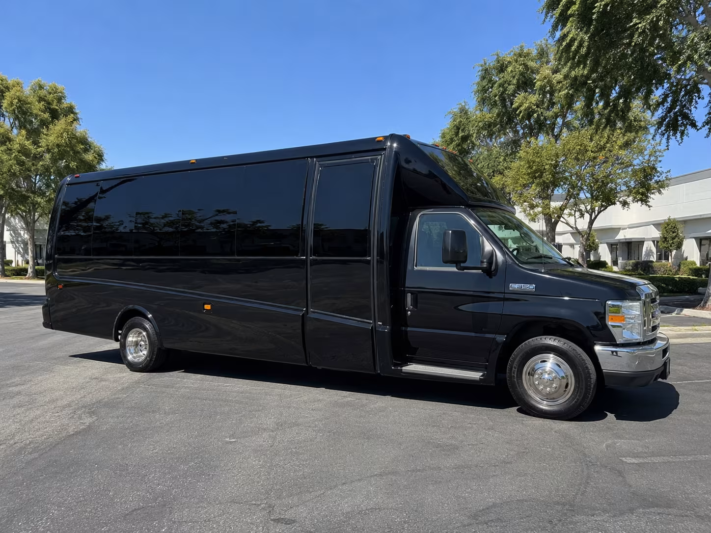 Richmond Winery Tour & Pub Crawl Transportation